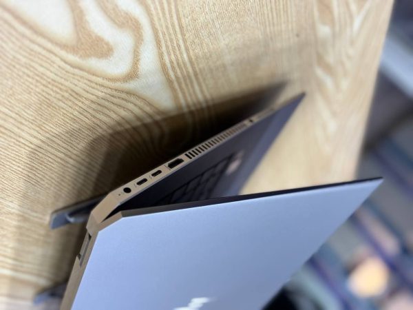 تصویر نمای دیگر لپ تاپ HP Zbook 15 G5 Studio