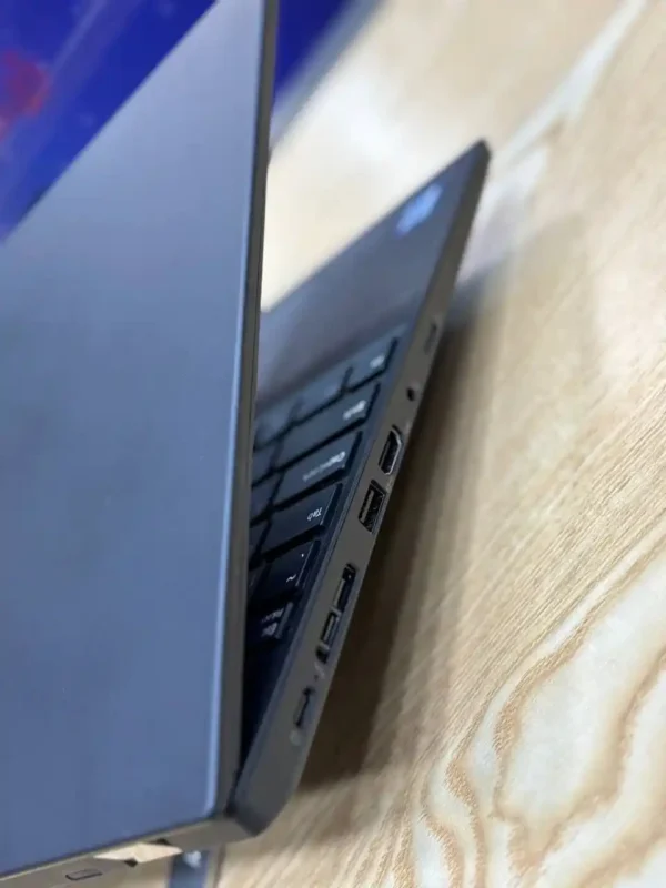طراحی باریک و مستحکم Lenovo T590 همراه با حافظه SSD 256GB و رم 8GB برای عملکرد سریع و بدون وقفه