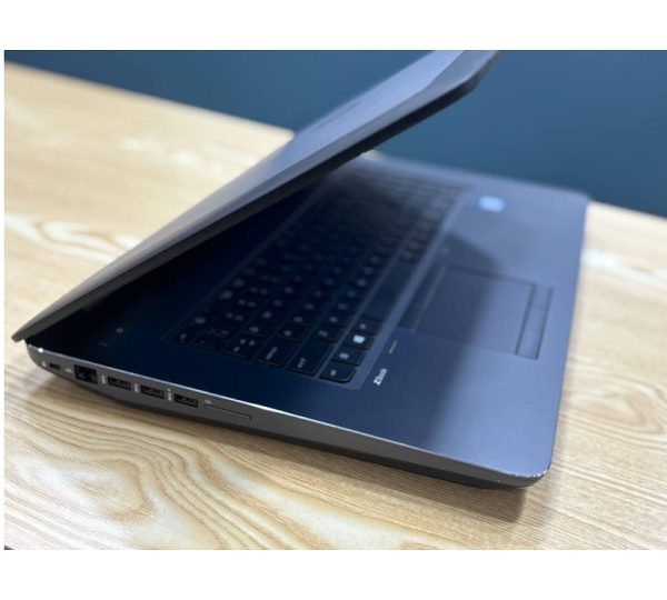 کیبورد و بدنه صنعتی لپ تاپ hp zbook 17 g4